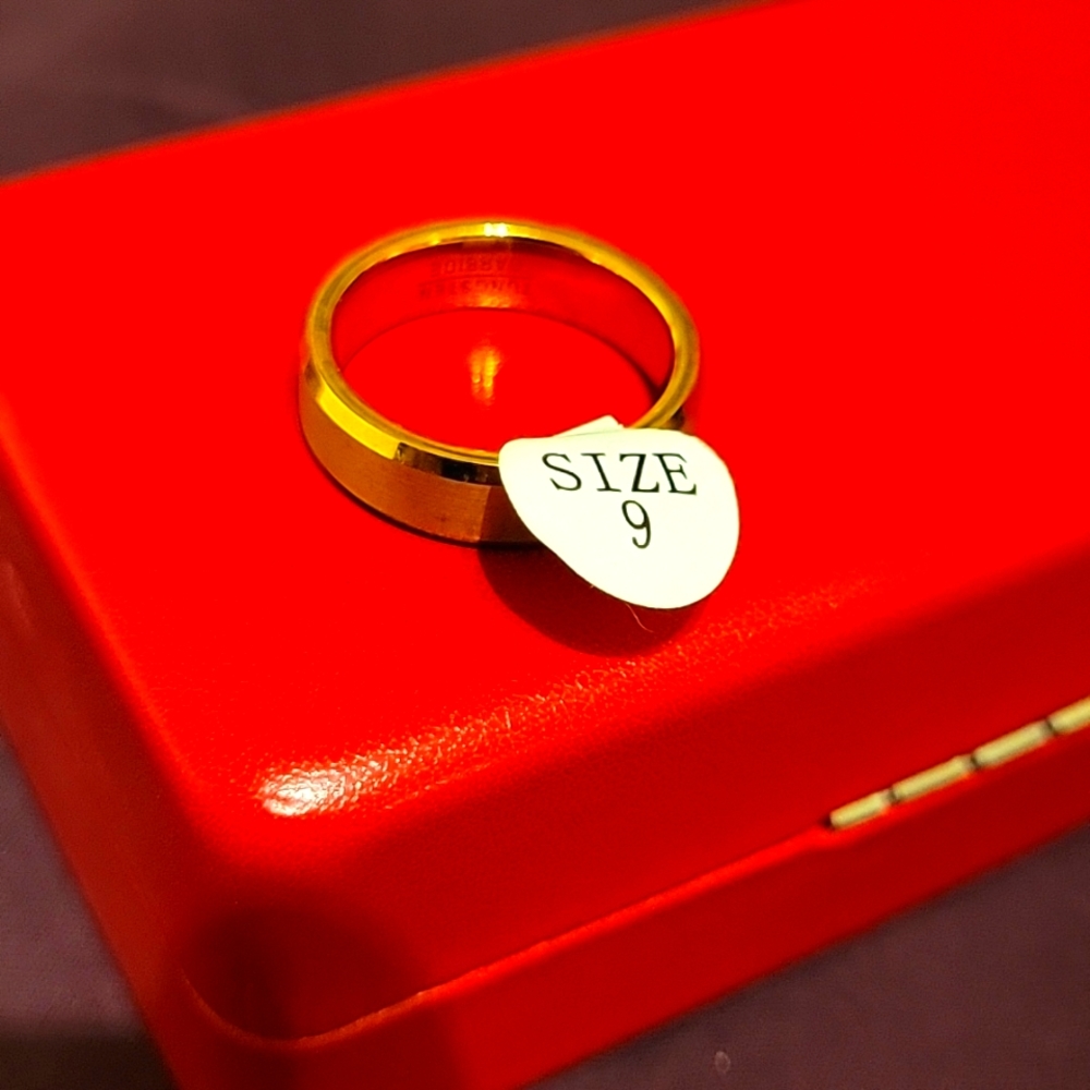 Tugsten Carbide Men's Wedding Band